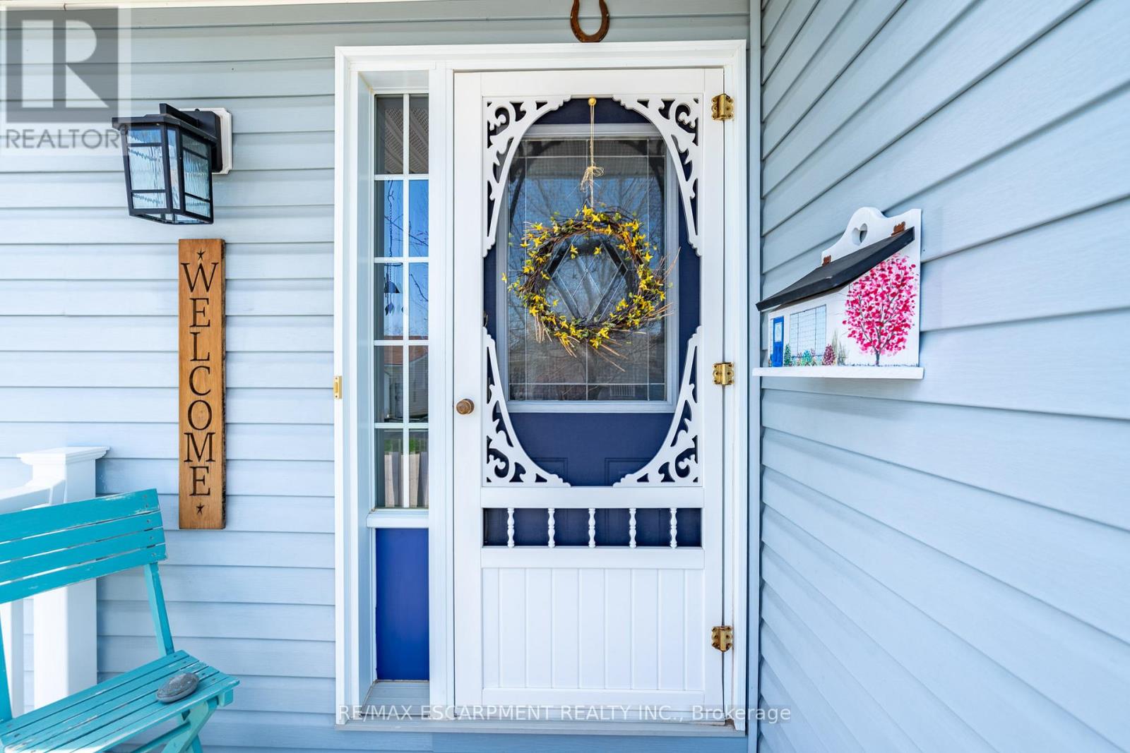 136 Glenariff Drive, Hamilton, Ontario  L8B 1A5 - Photo 3 - X12972978