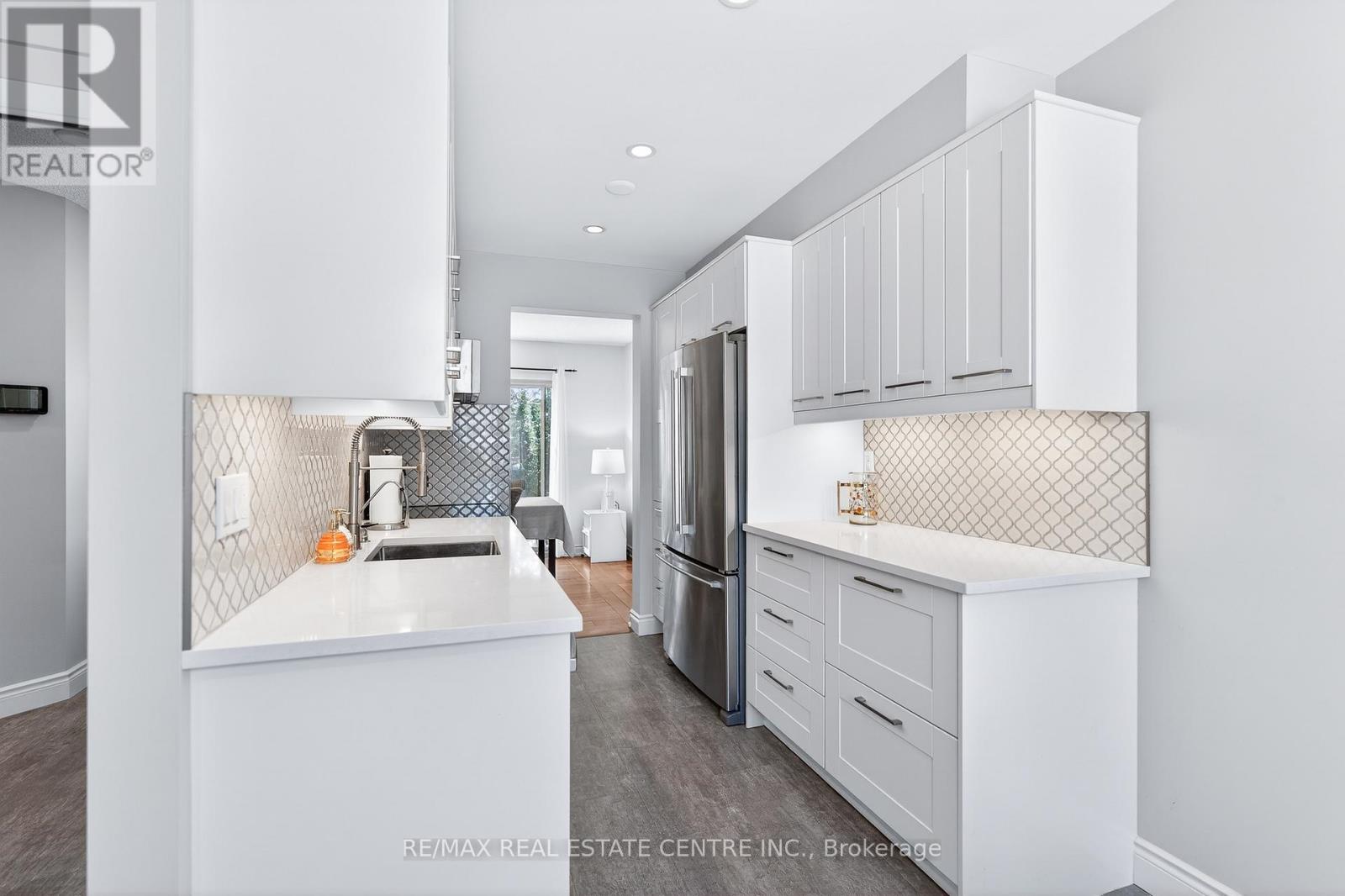 20 - 375 Kingscourt Drive, Waterloo, Ontario  N2K 3N7 - Photo 7 - X12973016