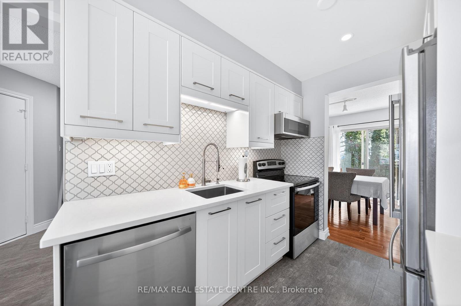 20 - 375 Kingscourt Drive, Waterloo, Ontario  N2K 3N7 - Photo 8 - X12973016