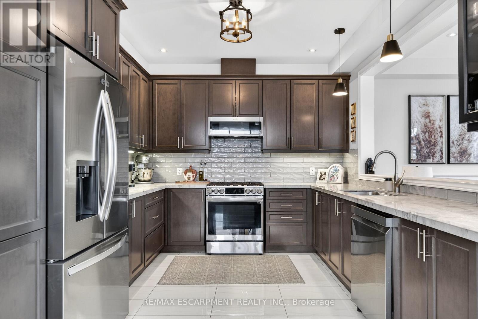 140 Robertson Road, Hamilton, Ontario  L9K 0J7 - Photo 11 - X12973044