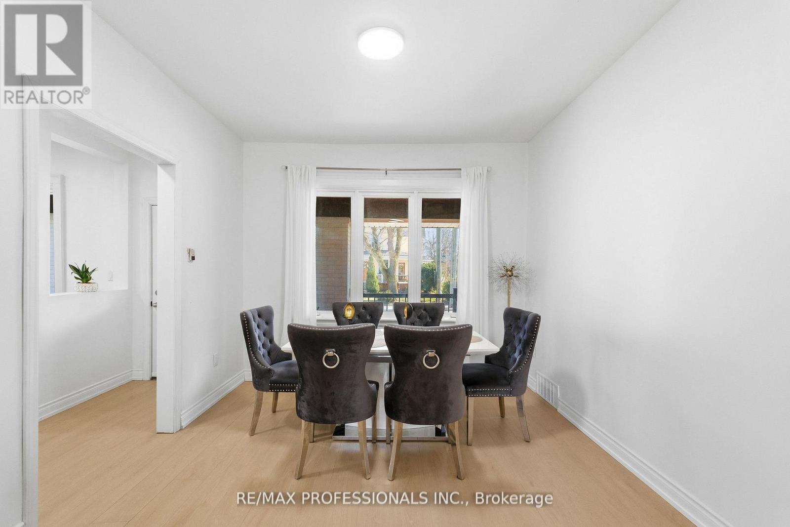 14 Kidd Avenue, Grimsby, Ontario  L3M 3S3 - Photo 13 - X12973076