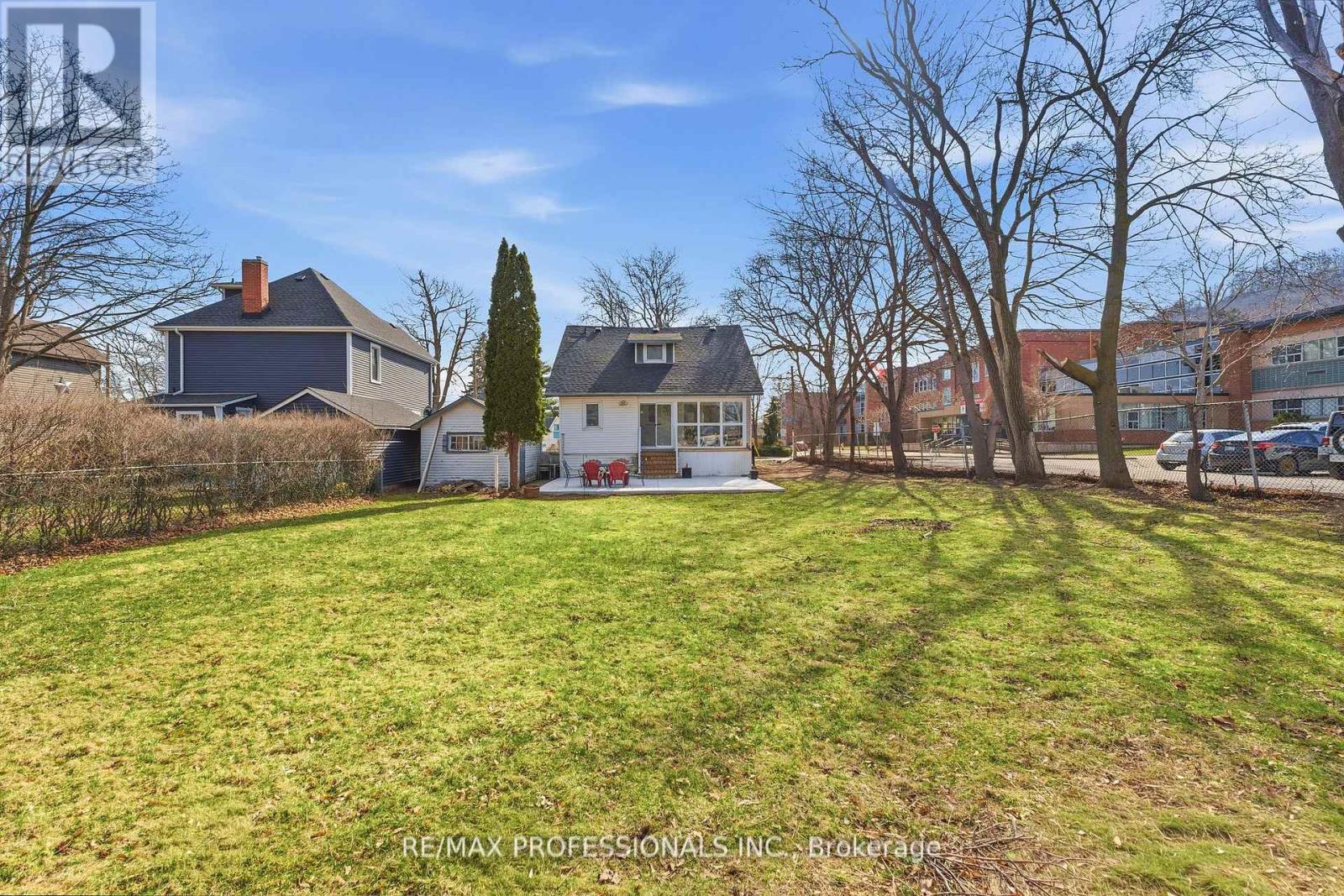 14 Kidd Avenue, Grimsby, Ontario  L3M 3S3 - Photo 32 - X12973076