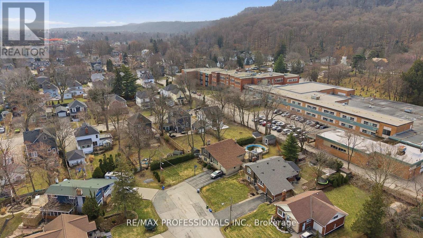 14 Kidd Avenue, Grimsby, Ontario  L3M 3S3 - Photo 38 - X12973076