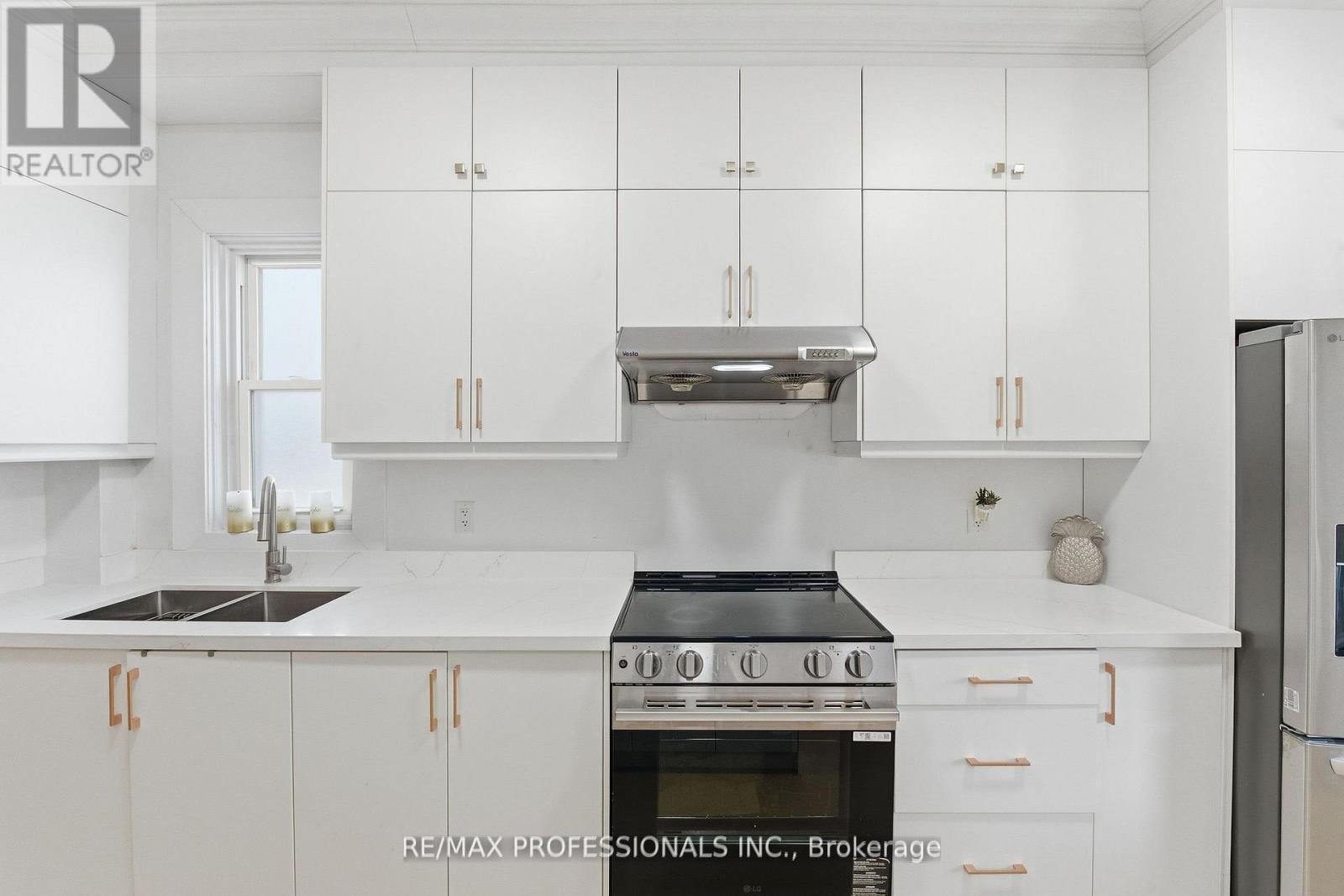 14 Kidd Avenue, Grimsby, Ontario  L3M 3S3 - Photo 6 - X12973076