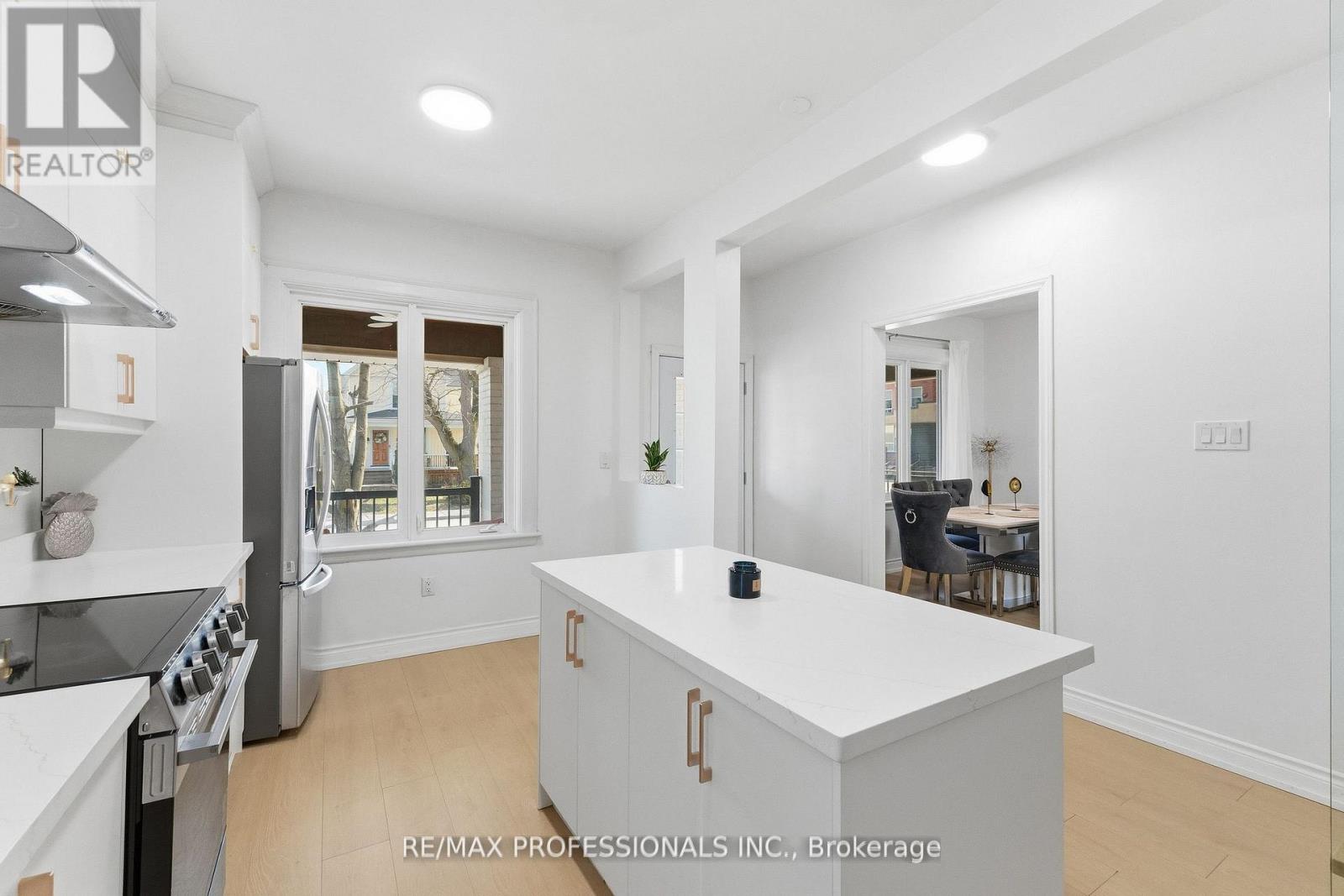 14 Kidd Avenue, Grimsby, Ontario  L3M 3S3 - Photo 8 - X12973076