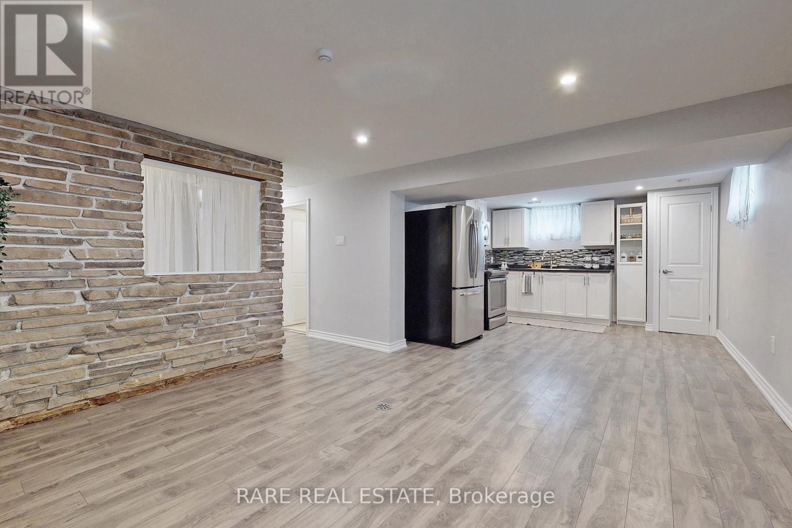 LOWER - 508 UPPER GAGE AVENUE, Hamilton, Ontario