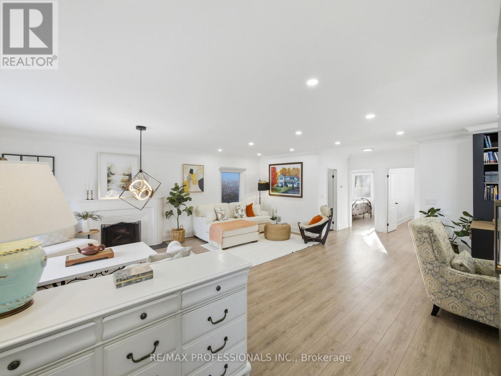 168 The Kingsway, Toronto, Ontario  M8X 2V6 - Photo 12 - W12972850