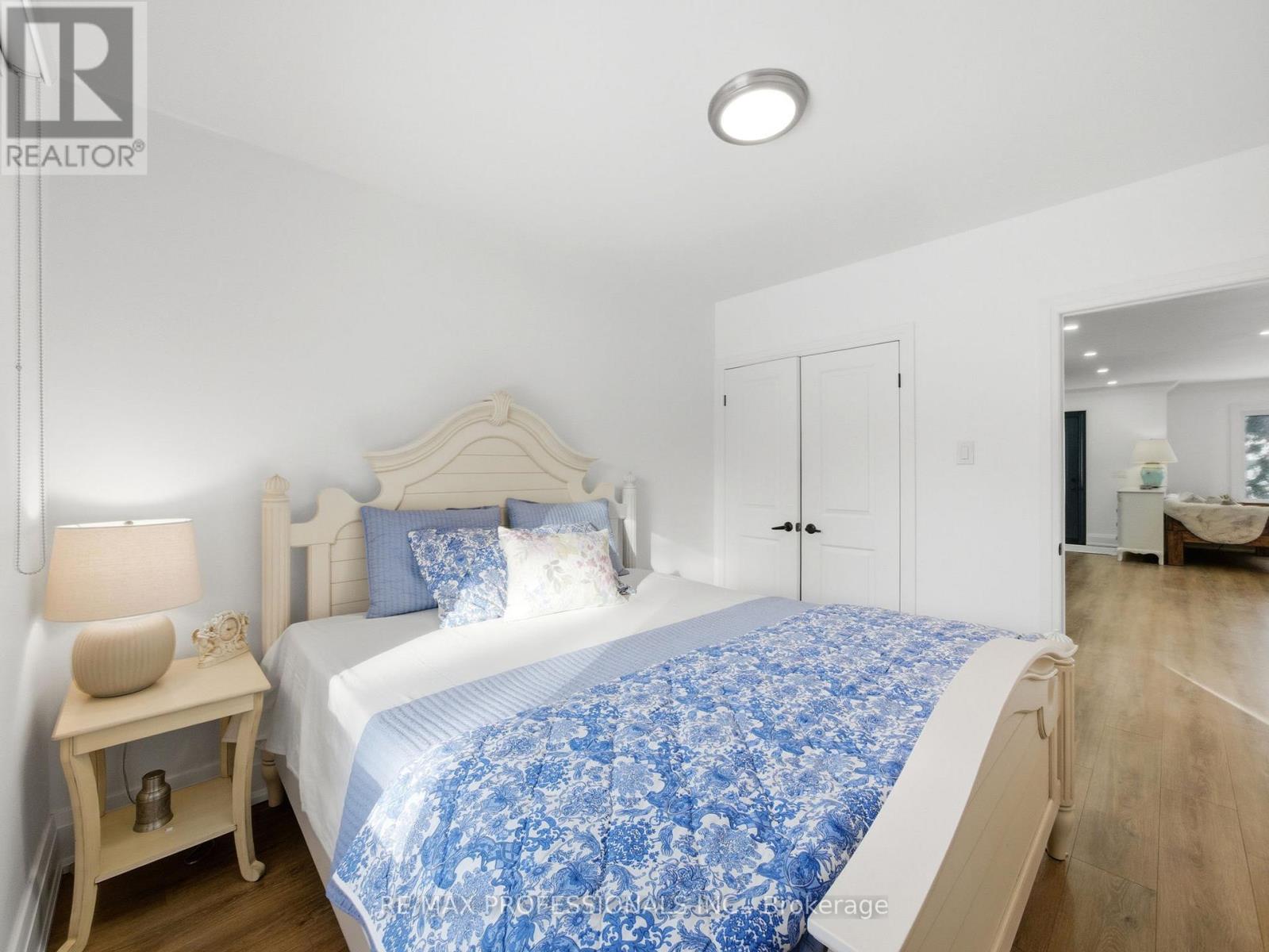 168 The Kingsway, Toronto, Ontario  M8X 2V6 - Photo 15 - W12972850