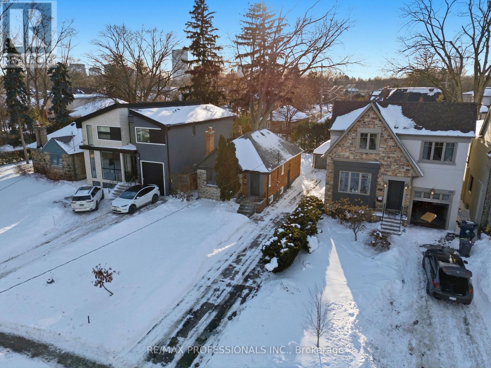 168 The Kingsway, Toronto, Ontario  M8X 2V6 - Photo 50 - W12972850