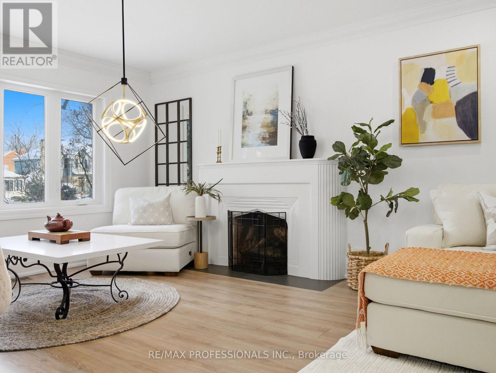 168 The Kingsway, Toronto, Ontario  M8X 2V6 - Photo 7 - W12972850