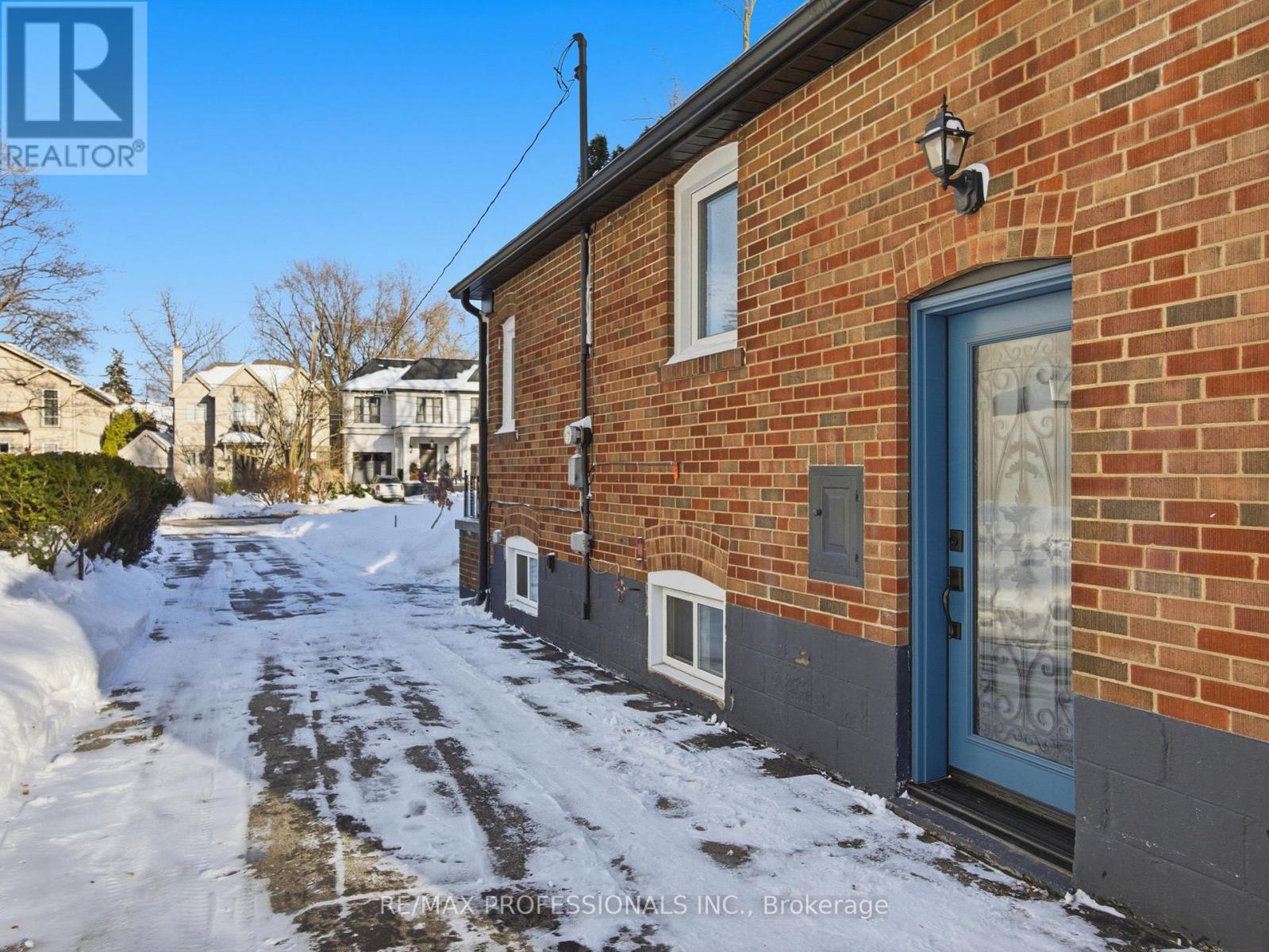 168 The Kingsway, Toronto, Ontario  M8X 2V6 - Photo 44 - W12972850