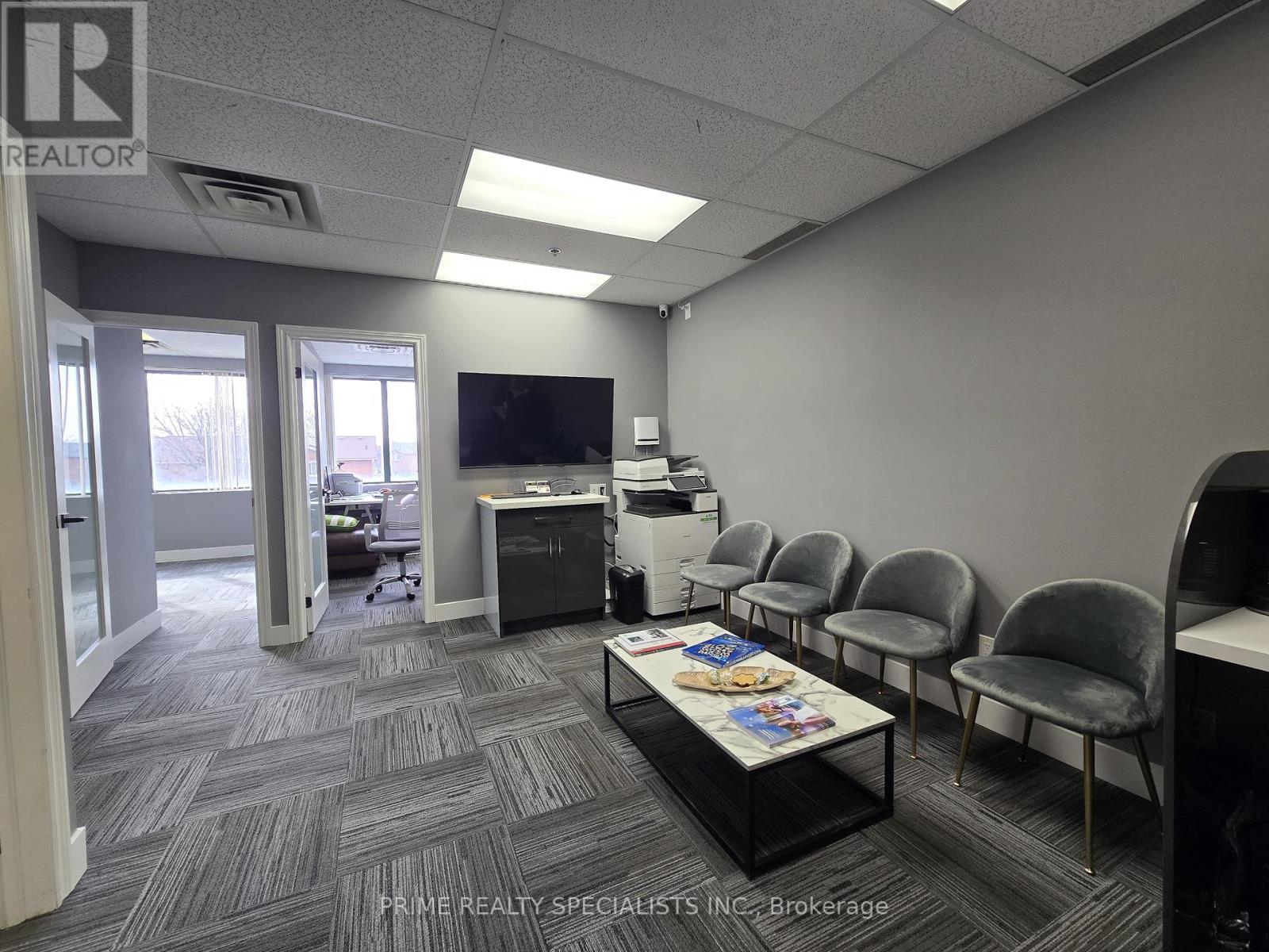 105a - 380 Bovaird Drive E, Brampton, Ontario  L6X 4N1 - Photo 3 - W12947992