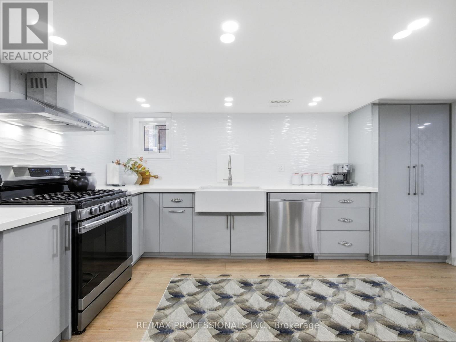 168 The Kingsway, Toronto, Ontario  M8X 2V6 - Photo 24 - W12972850