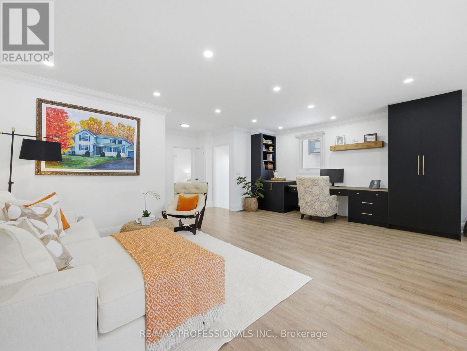 168 The Kingsway, Toronto, Ontario  M8X 2V6 - Photo 9 - W12972850