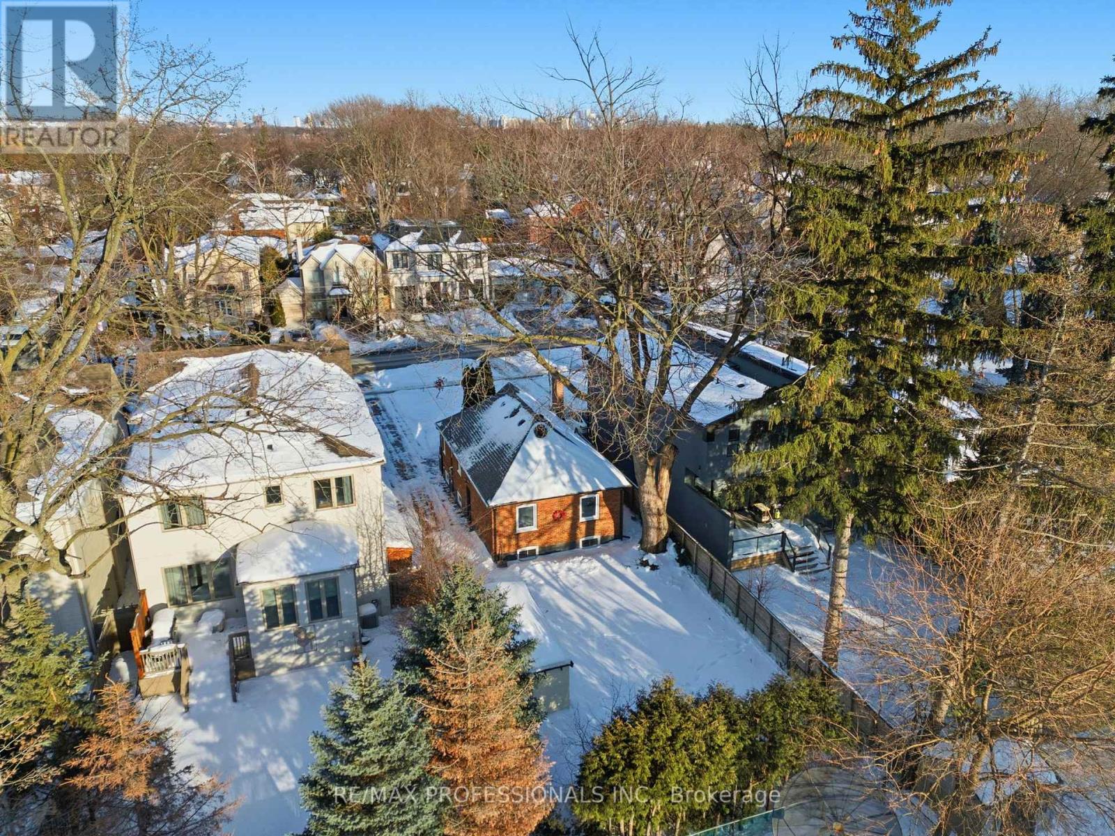 168 The Kingsway, Toronto, Ontario  M8X 2V6 - Photo 46 - W12972850