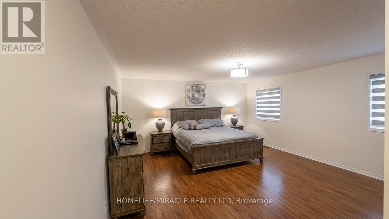 65 Fairhill Avenue, Brampton, Ontario  L7A 2E8 - Photo 11 - W12968006