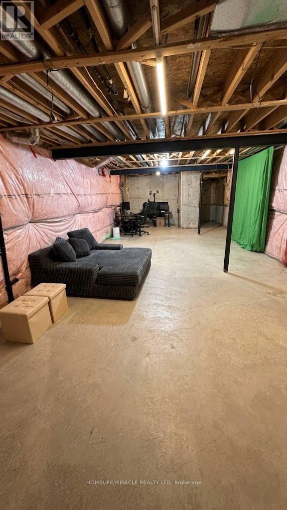 65 Fairhill Avenue, Brampton, Ontario  L7A 2E8 - Photo 26 - W12968006