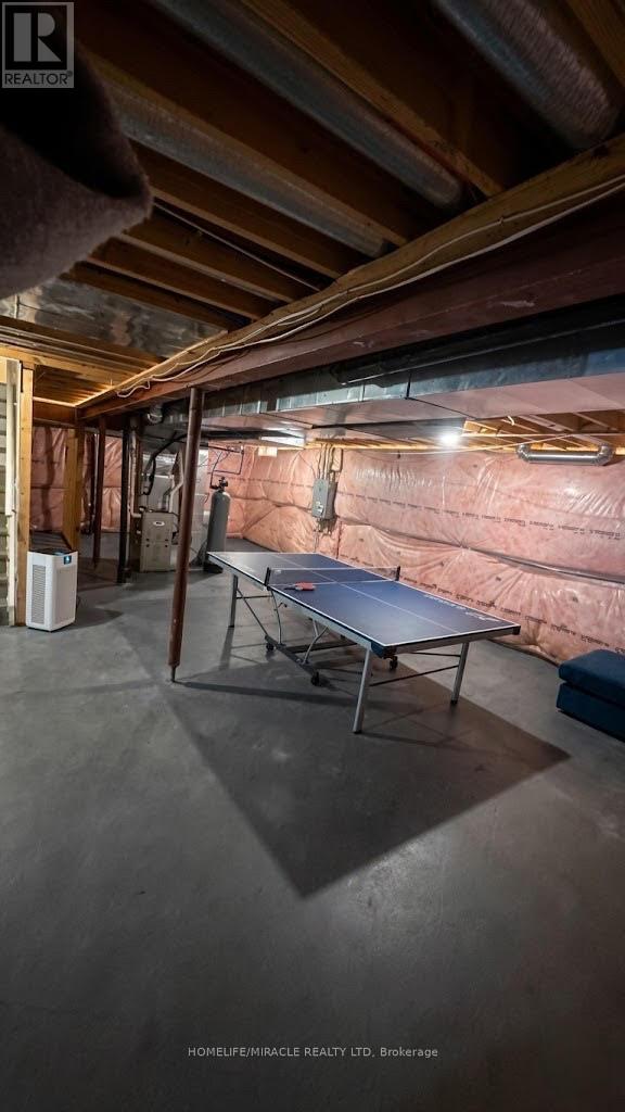 65 Fairhill Avenue, Brampton, Ontario  L7A 2E8 - Photo 27 - W12968006