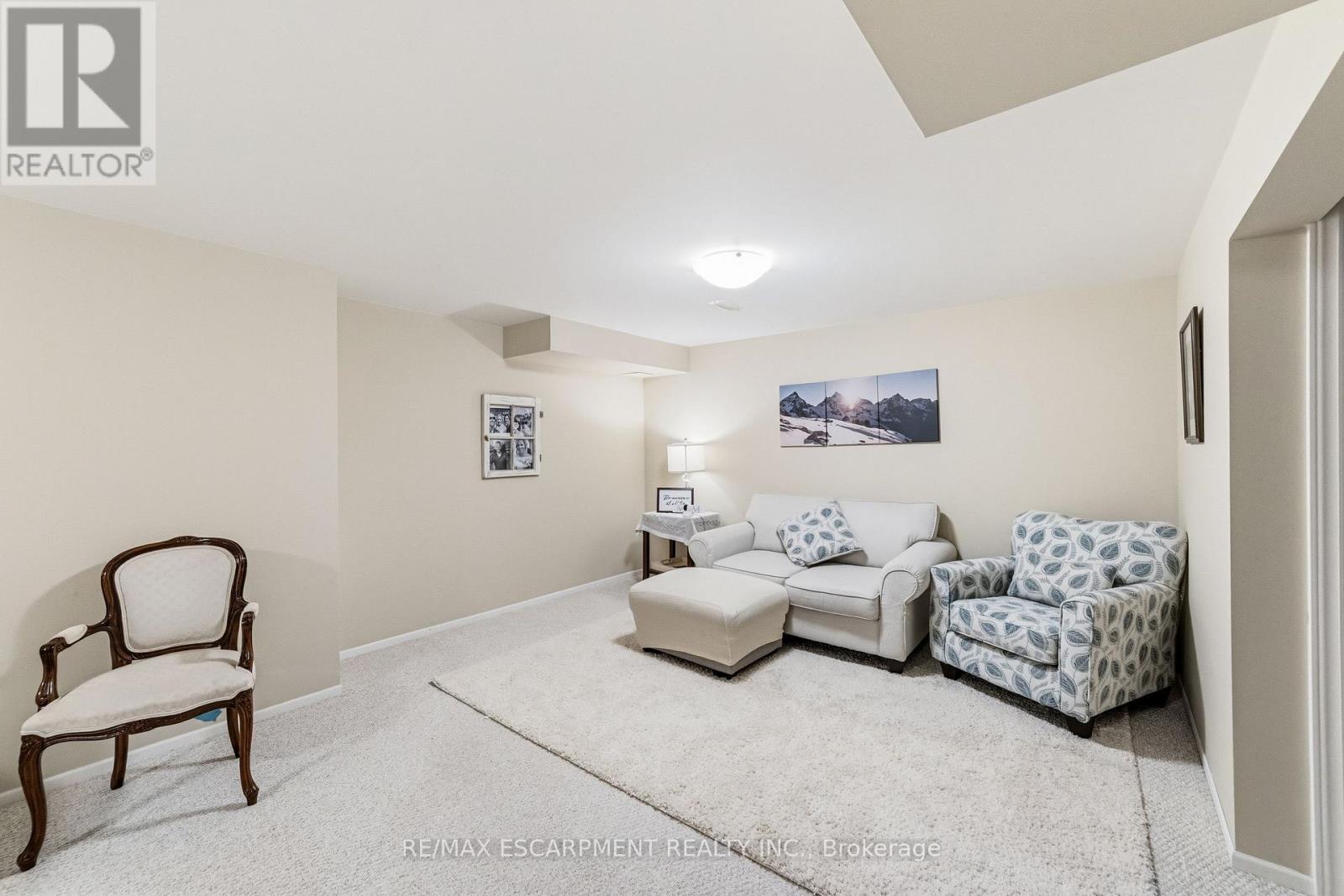 6 - 24 Kenyon Crescent, Grimsby, Ontario  L3M 5S4 - Photo 22 - X12966692