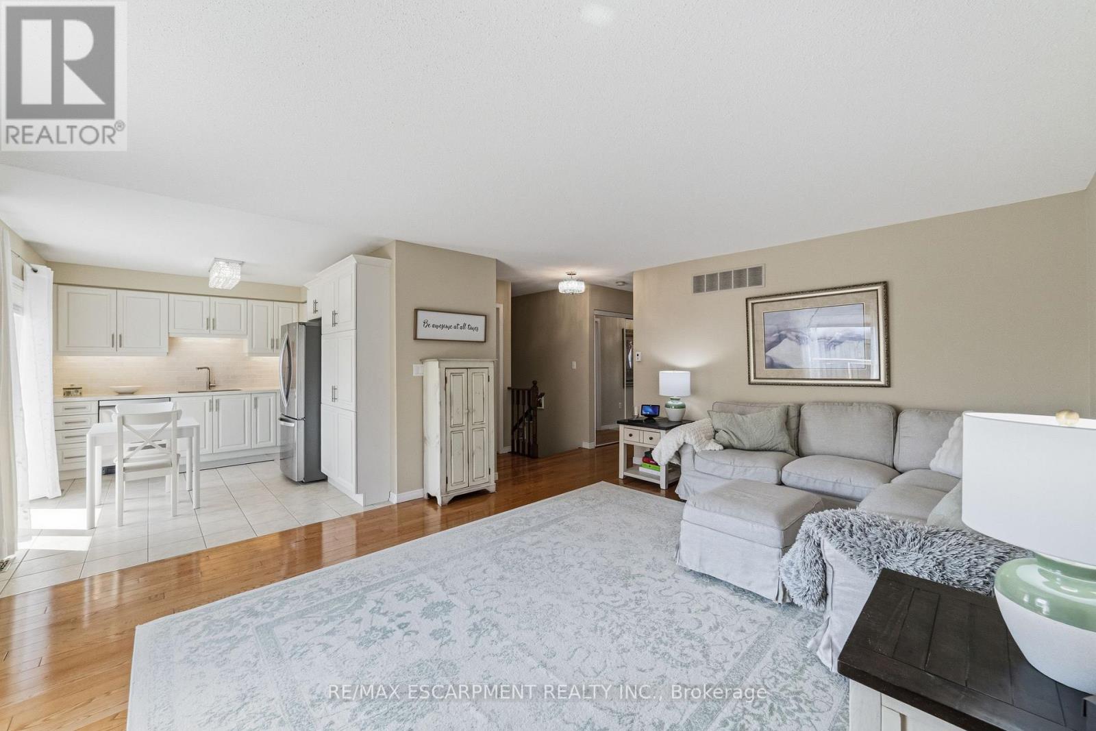 6 - 24 Kenyon Crescent, Grimsby, Ontario  L3M 5S4 - Photo 12 - X12966692