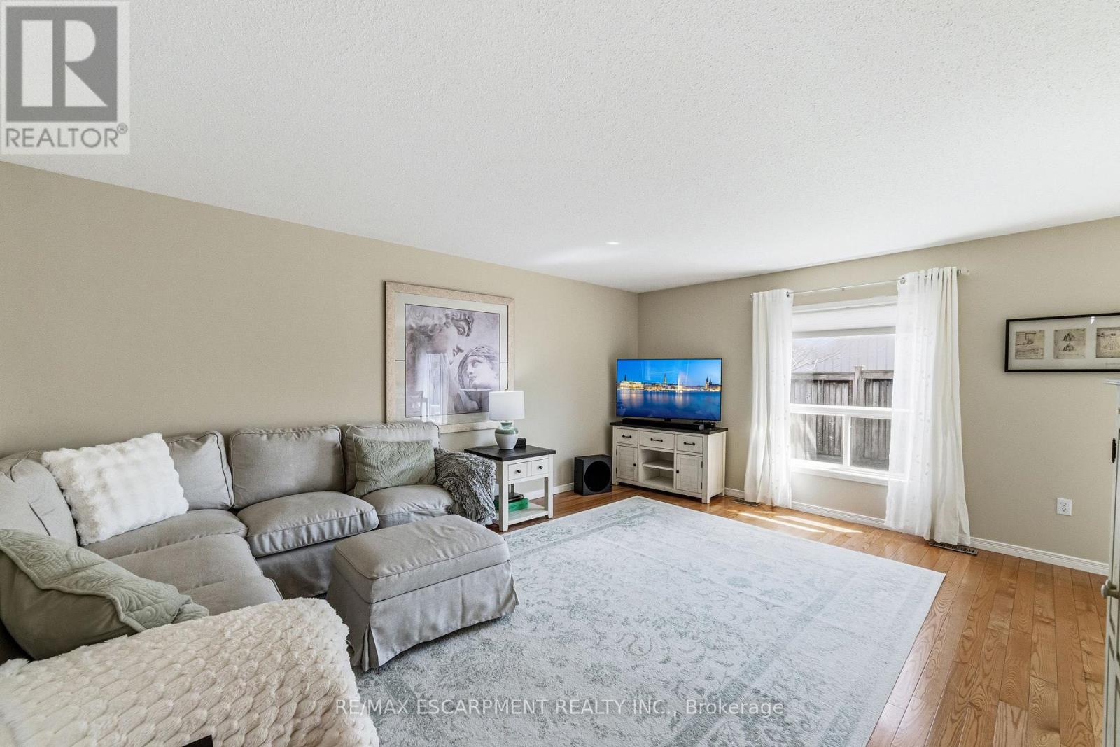 6 - 24 Kenyon Crescent, Grimsby, Ontario  L3M 5S4 - Photo 10 - X12966692