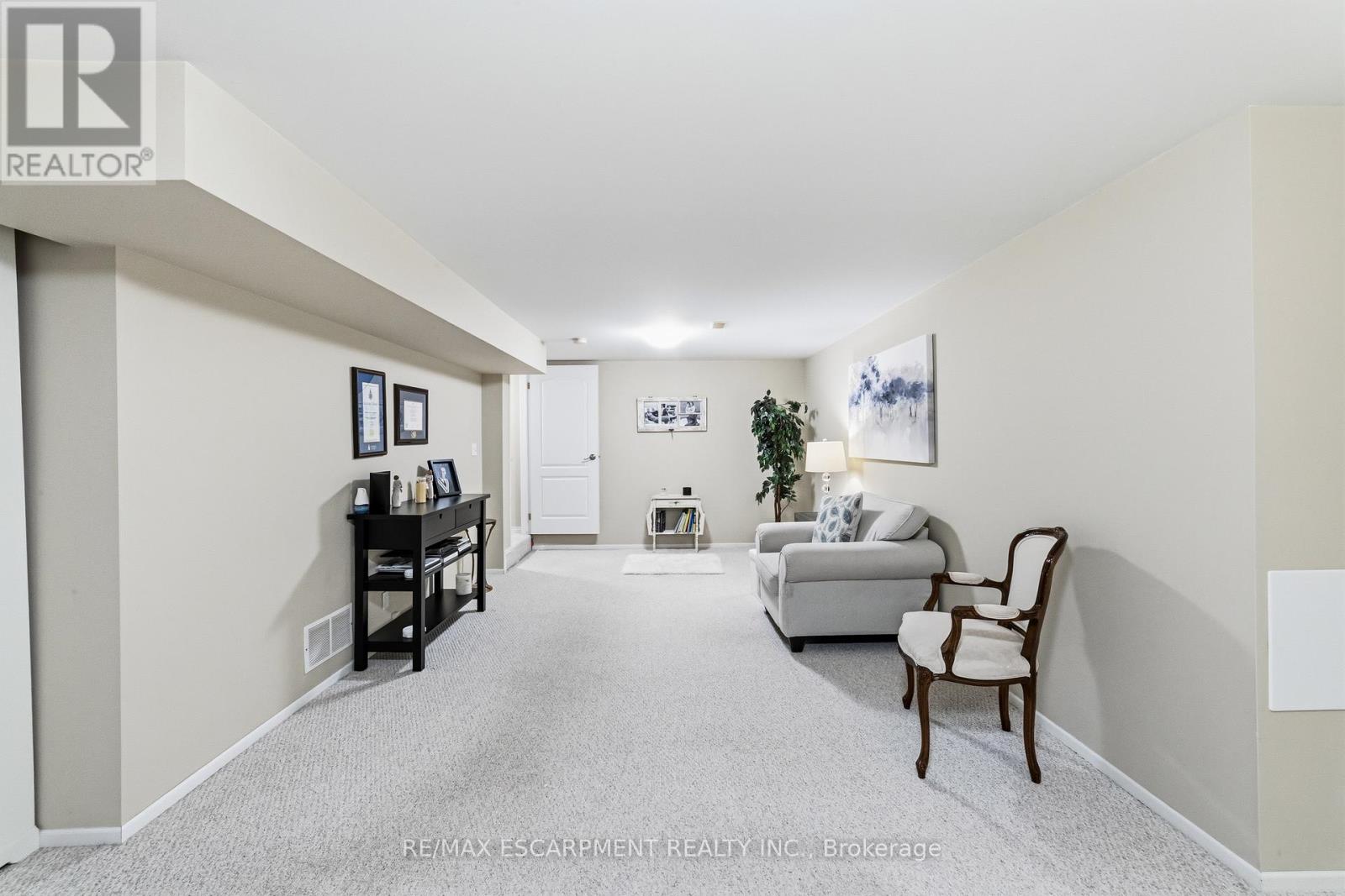 6 - 24 Kenyon Crescent, Grimsby, Ontario  L3M 5S4 - Photo 21 - X12966692