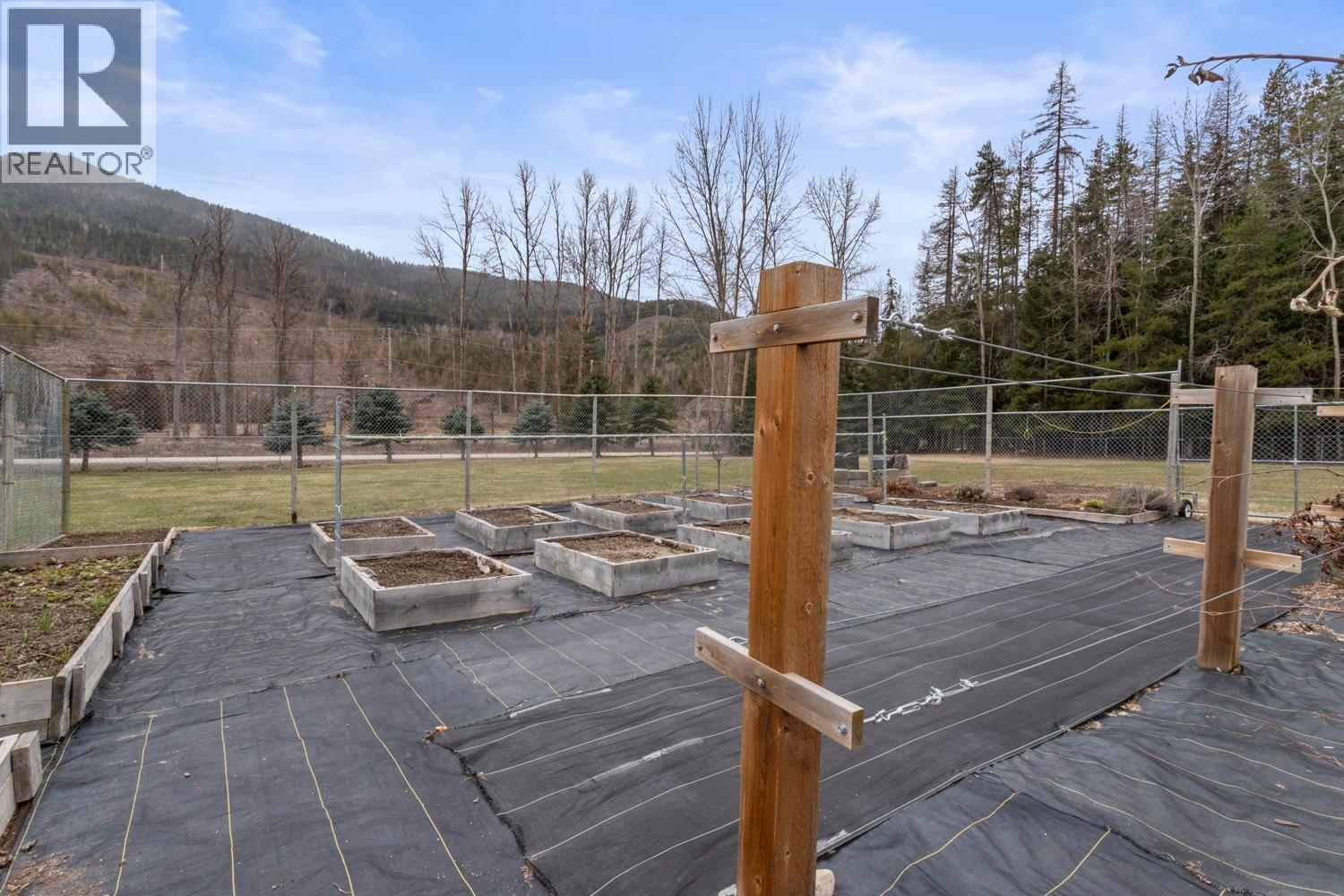 1087 Bear Brook Road, Arrow Creek, British Columbia V0B 1G8 - Photo 37 - 10381942