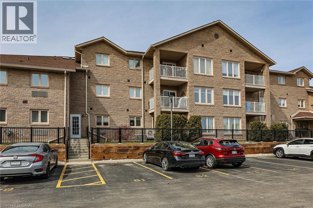3050 Pinemeadow Drive Unit# 16, Burlington, Ontario  L7M 3X5 - Photo 2 - 40801547