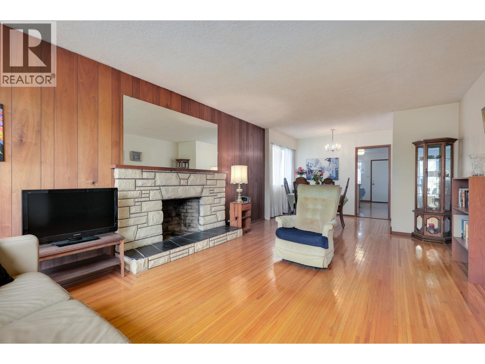 5884 Ormidale Street, Vancouver, British Columbia  V5R 4R3 - Photo 4 - R3108452