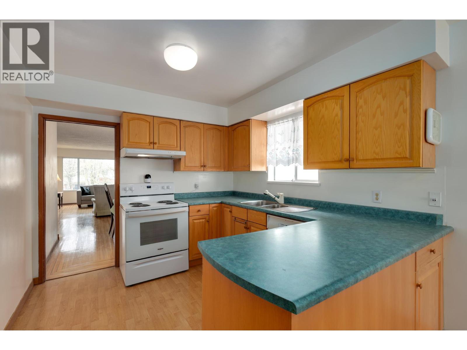 5884 Ormidale Street, Vancouver, British Columbia  V5R 4R3 - Photo 7 - R3108452