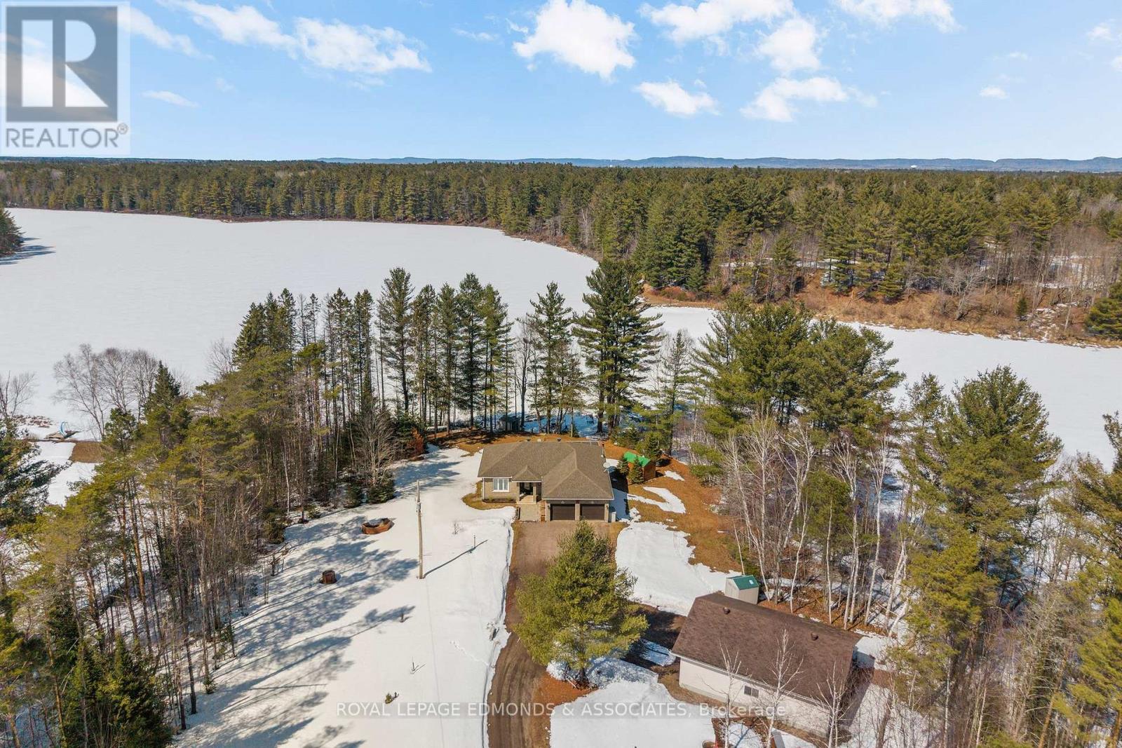 768 Airport Road, Petawawa, Ontario  K8A 6W7 - Photo 1 - X12973286