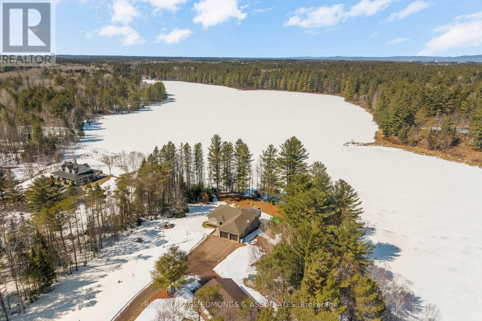 768 Airport Road, Petawawa, Ontario  K8A 6W7 - Photo 2 - X12973286