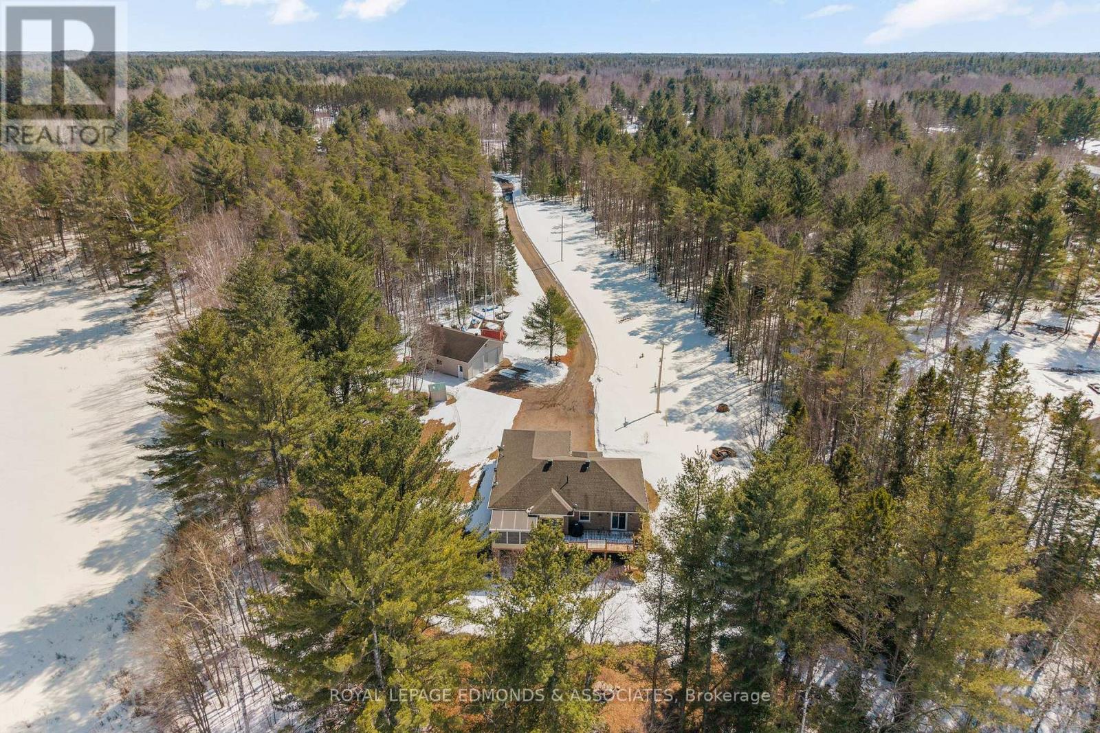 768 Airport Road, Petawawa, Ontario  K8A 6W7 - Photo 3 - X12973286