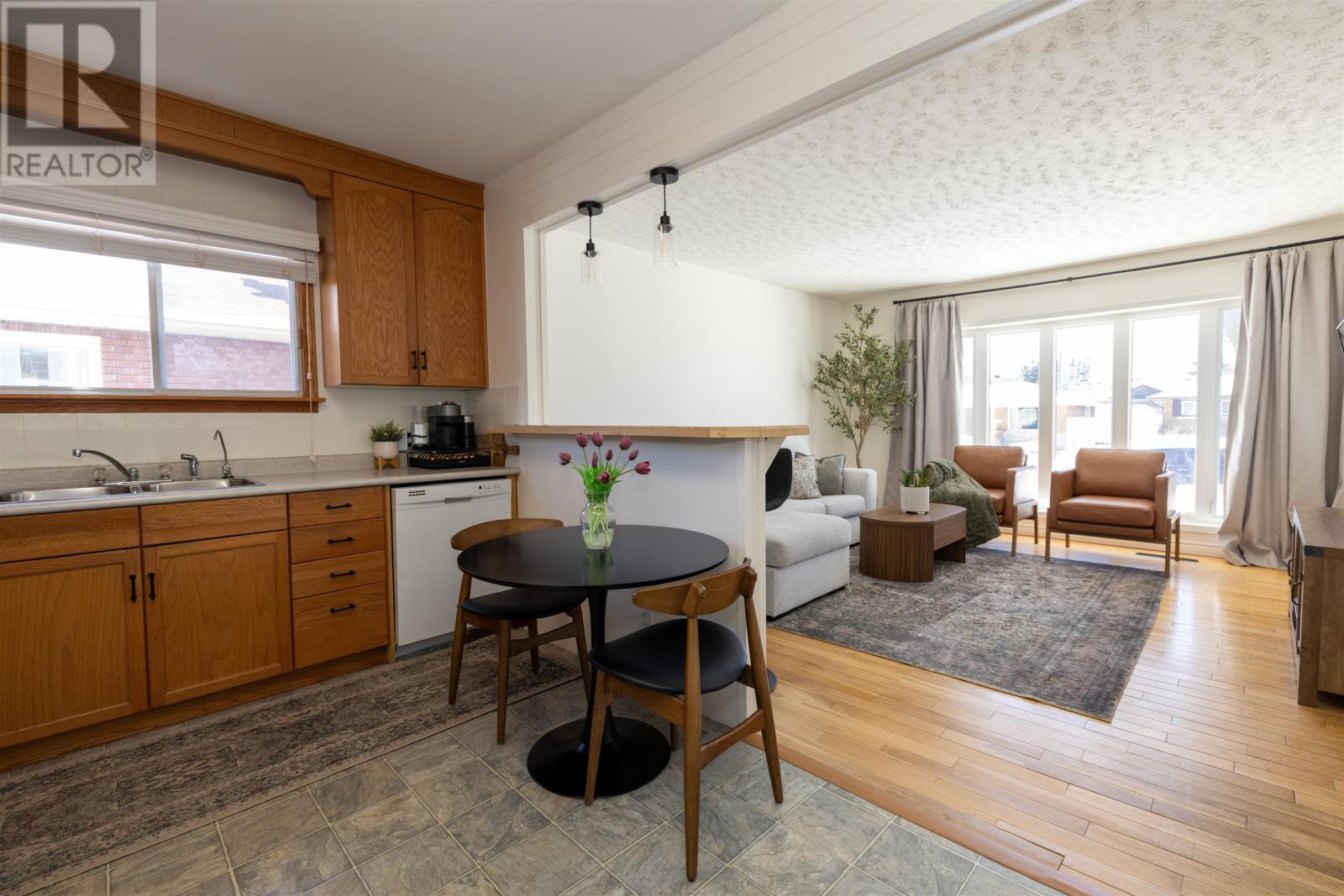 1329 Euclid Ave, Thunder Bay, Ontario  P7E 2W5 - Photo 4 - TB2600644