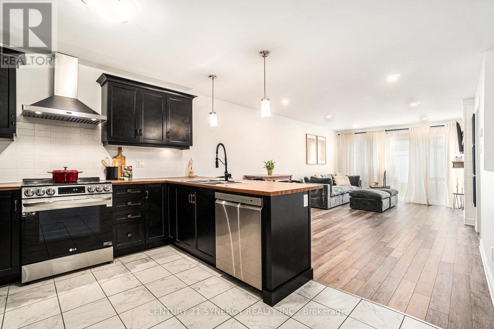 110 Seabert Drive, Arnprior, Ontario  K7S 0K1 - Photo 7 - X12973234