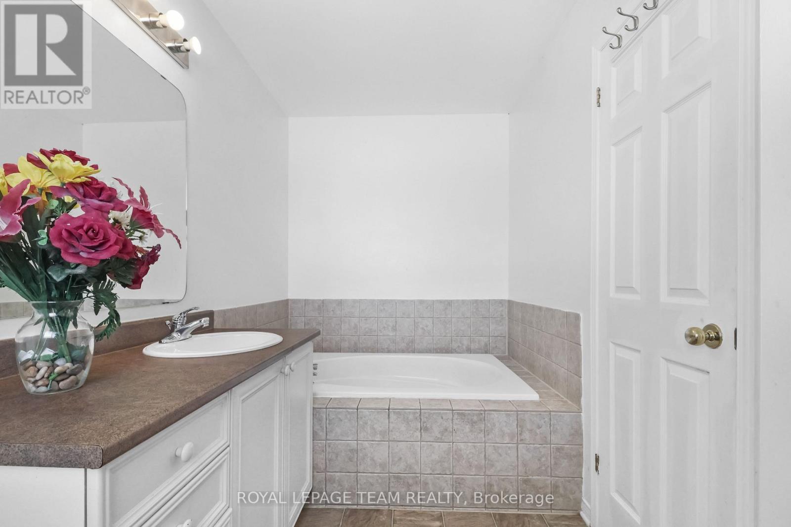 2362 Bois Vert Place, Ottawa, Ontario  K4A 4V1 - Photo 27 - X12973294