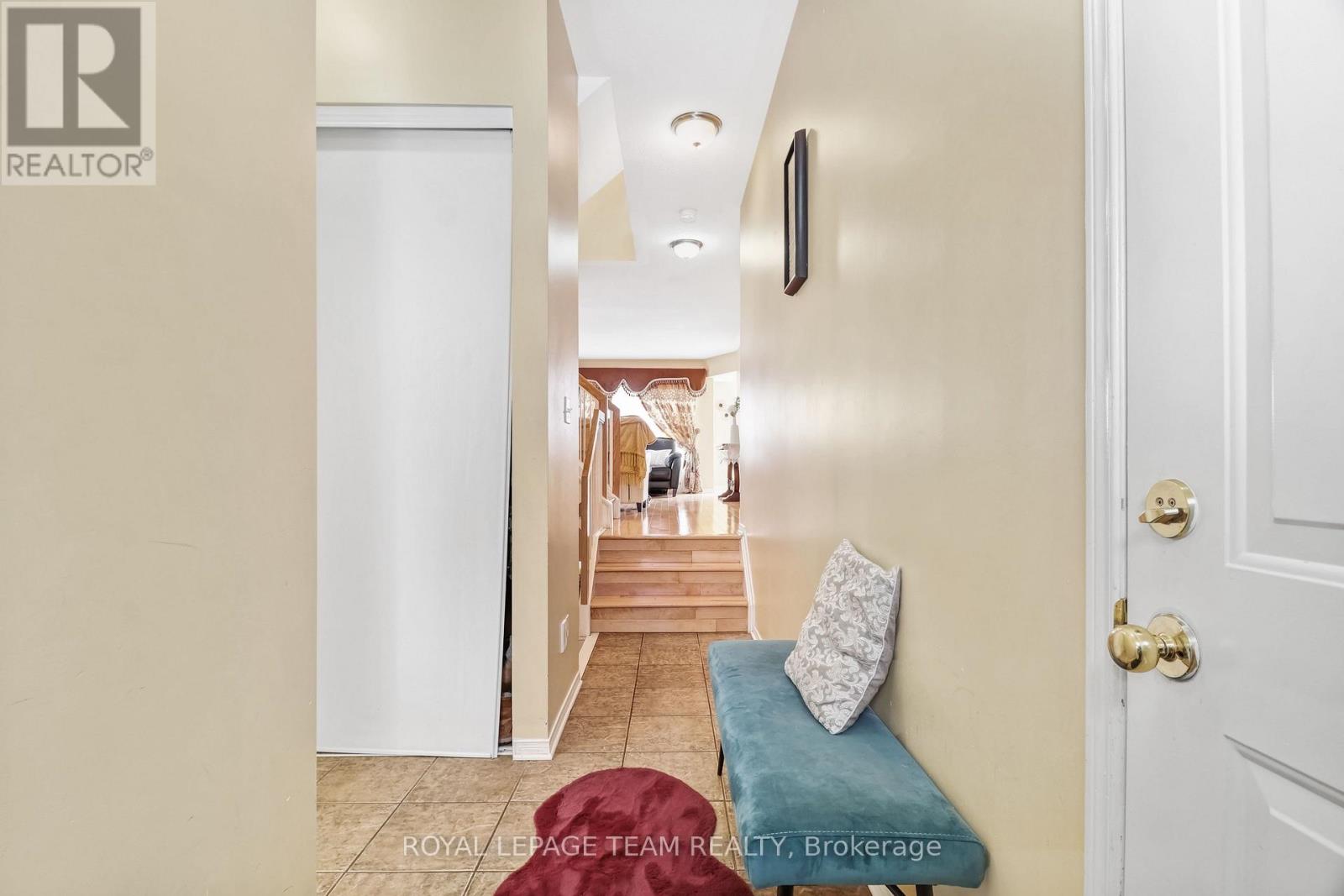 2362 Bois Vert Place, Ottawa, Ontario  K4A 4V1 - Photo 3 - X12973294