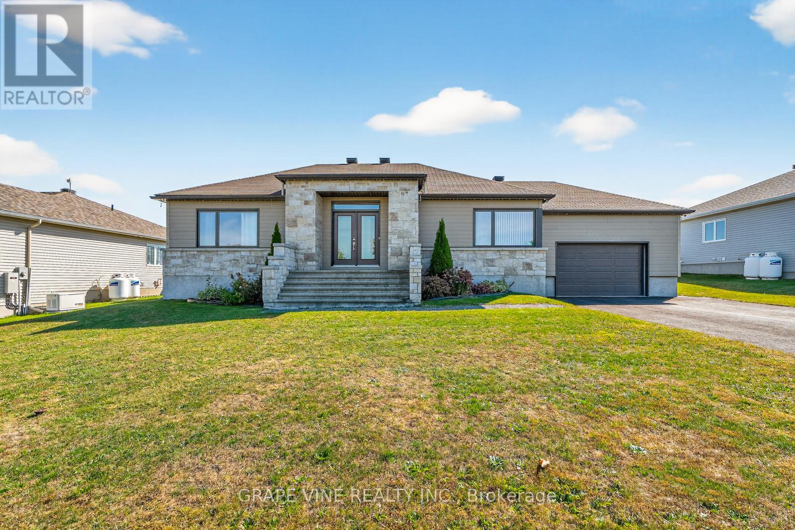 18 CALCO CRESCENT, North Stormont, Ontario