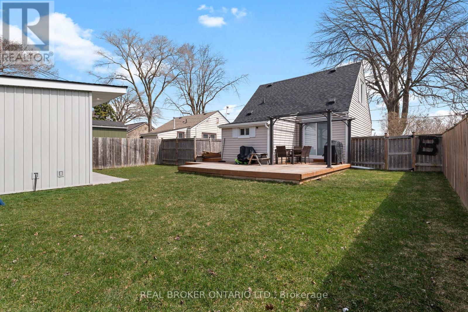 325 Crowland Avenue, Welland, Ontario  L3B 1X5 - Photo 26 - X12973230