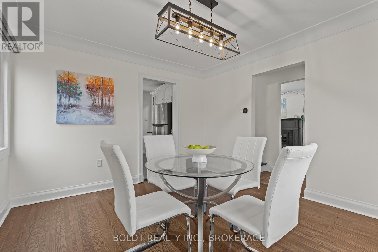 322 Queenston Street, St. Catharines, Ontario  L2P 2X7 - Photo 12 - X12973244