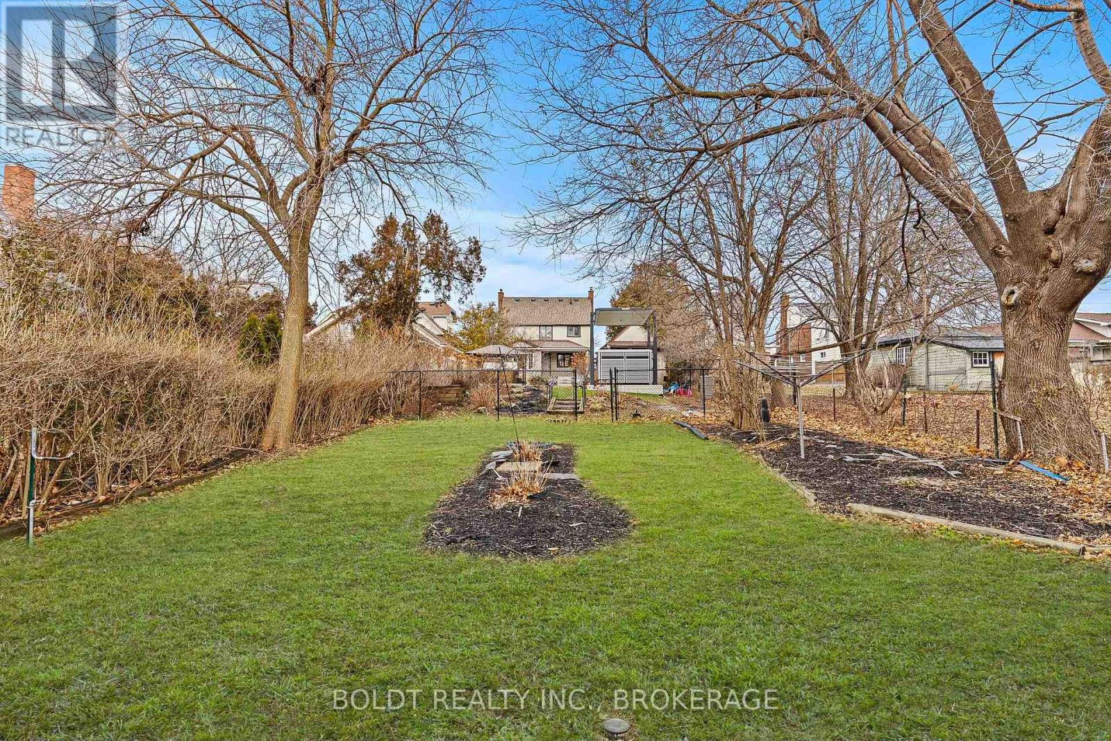 322 Queenston Street, St. Catharines, Ontario  L2P 2X7 - Photo 36 - X12973244