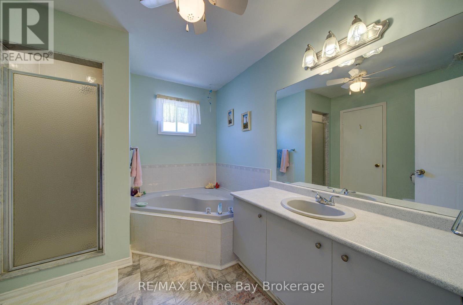 16 Glen Eton Road, Wasaga Beach, Ontario  L9Z 1E6 - Photo 21 - S12973296