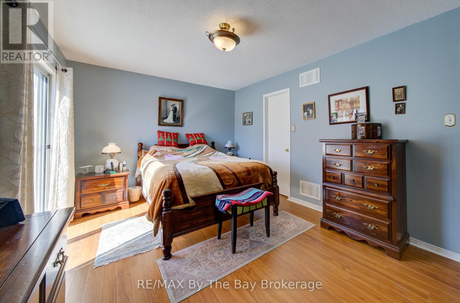 16 Glen Eton Road, Wasaga Beach, Ontario  L9Z 1E6 - Photo 24 - S12973296