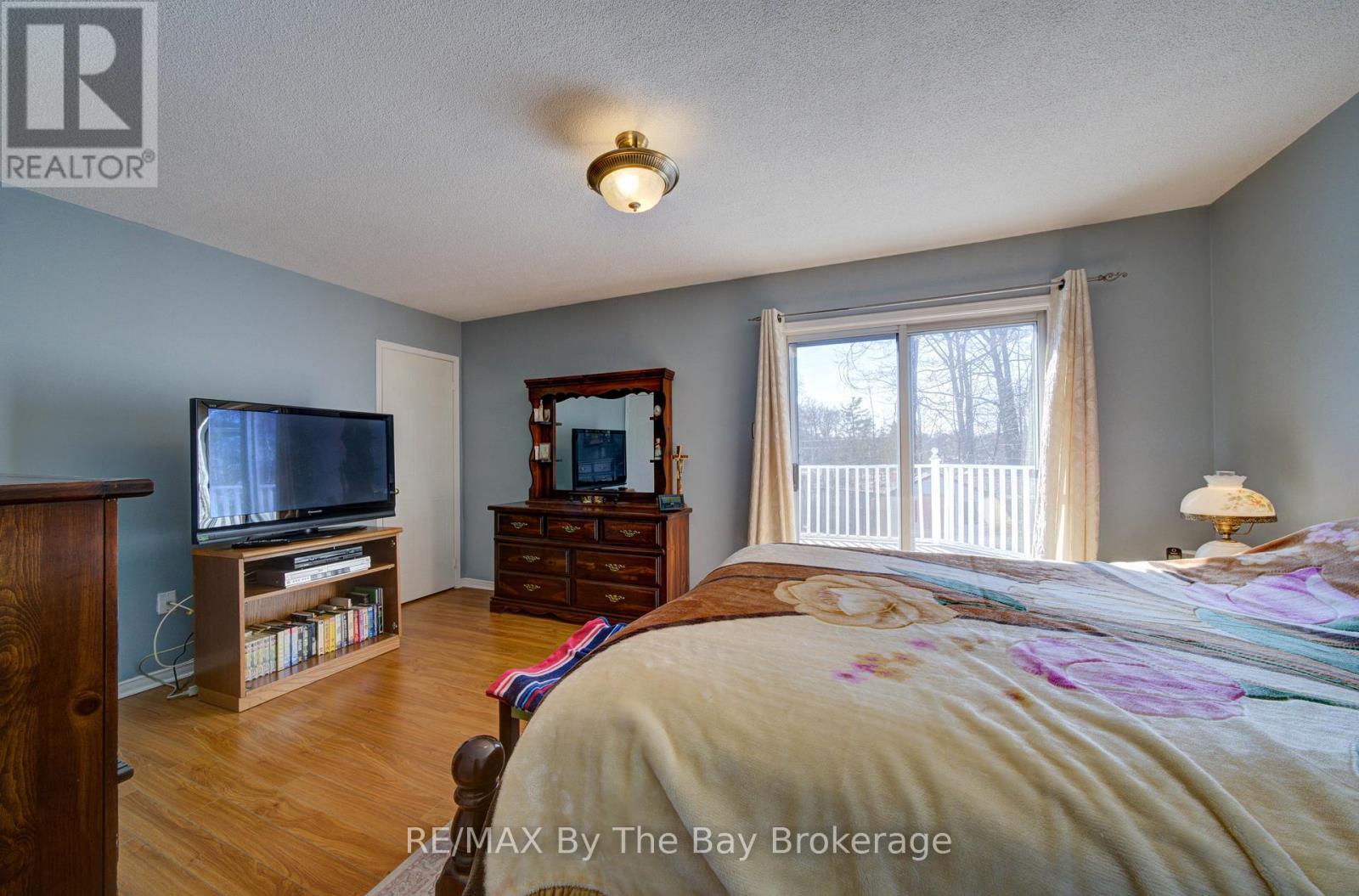 16 Glen Eton Road, Wasaga Beach, Ontario  L9Z 1E6 - Photo 25 - S12973296