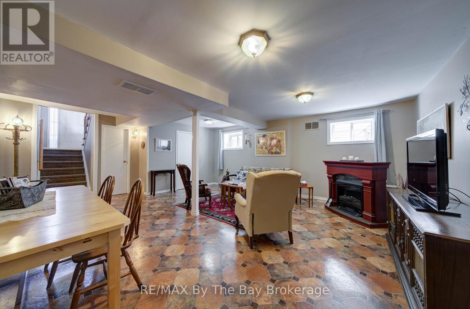 16 Glen Eton Road, Wasaga Beach, Ontario  L9Z 1E6 - Photo 27 - S12973296