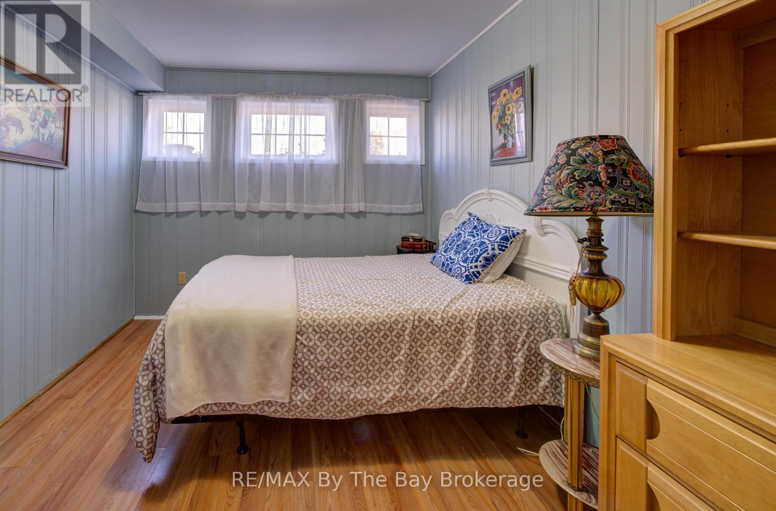 16 Glen Eton Road, Wasaga Beach, Ontario  L9Z 1E6 - Photo 30 - S12973296