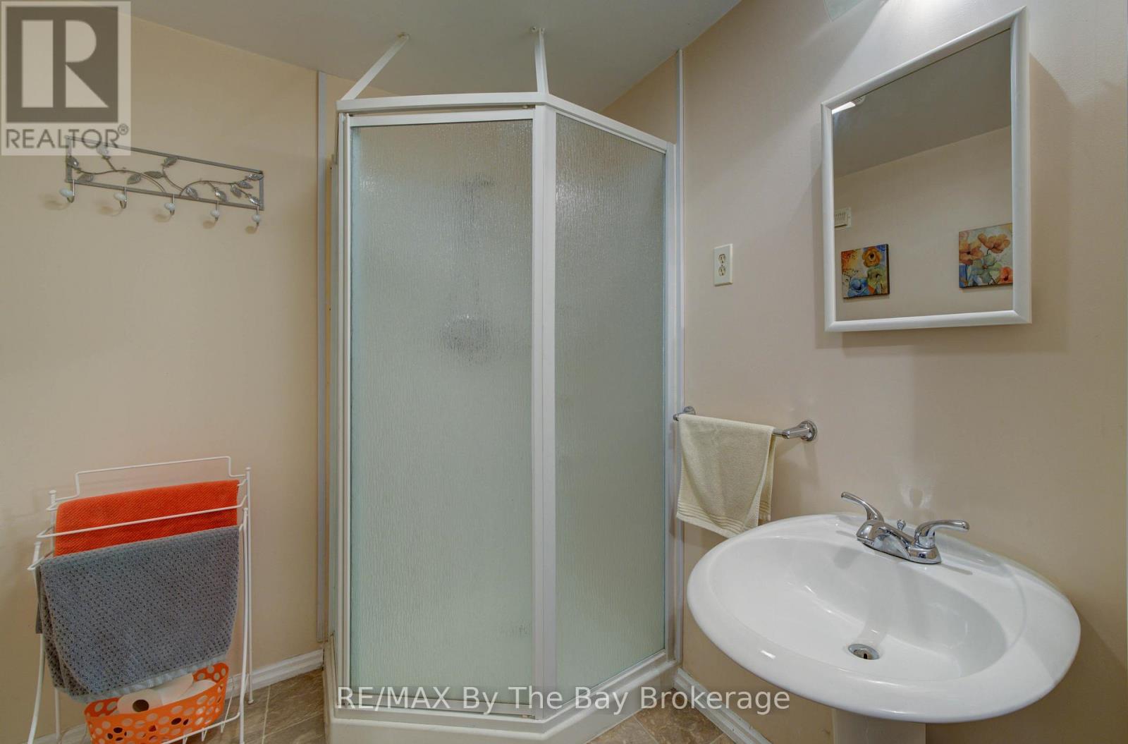 16 Glen Eton Road, Wasaga Beach, Ontario  L9Z 1E6 - Photo 33 - S12973296