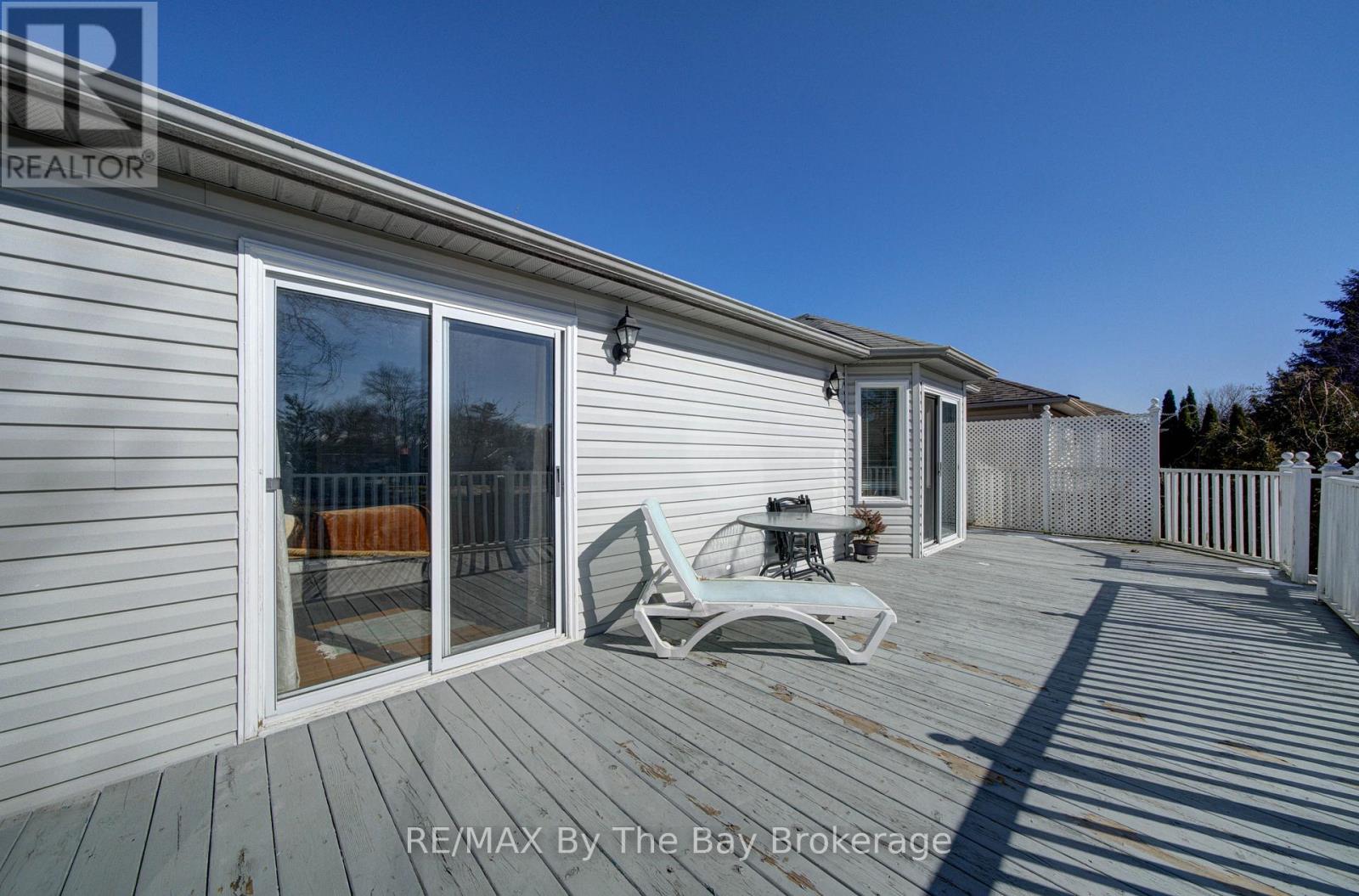 16 Glen Eton Road, Wasaga Beach, Ontario  L9Z 1E6 - Photo 36 - S12973296