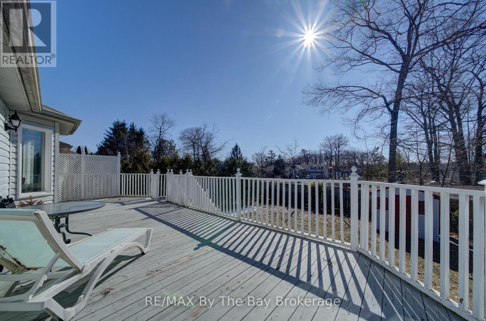 16 Glen Eton Road, Wasaga Beach, Ontario  L9Z 1E6 - Photo 37 - S12973296