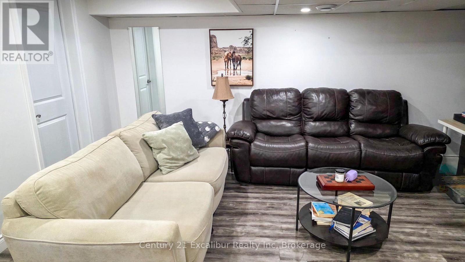 881 Lawrence Road, Hamilton (Glenview), Ontario  L8K 2A4 - Photo 16 - X12973214